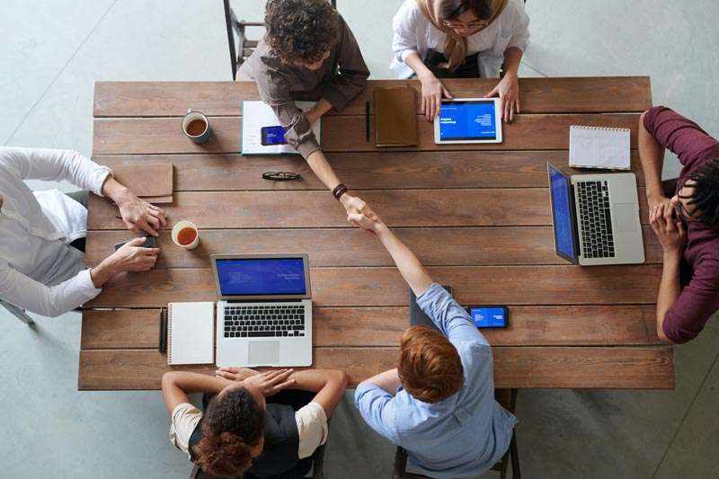 Usa APIs y ve crecer a tu negocio 2 Trabajo colaborativo