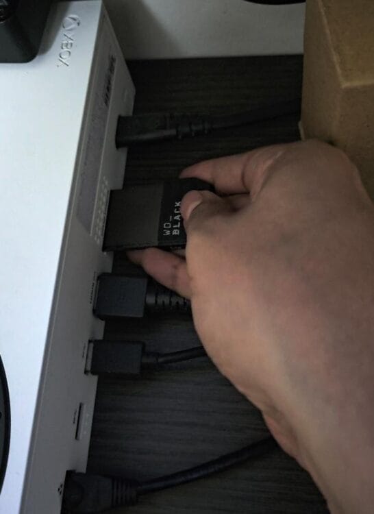 Instalación de la WD Black C50, en una Xbox Series S