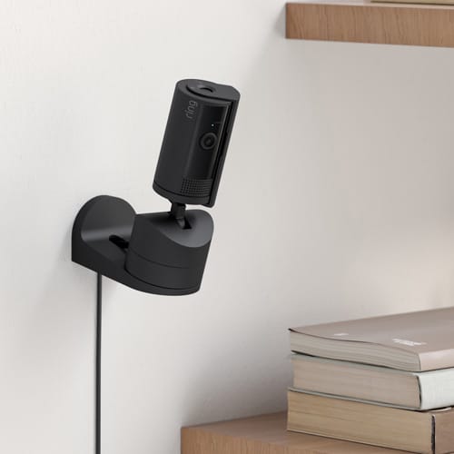 Ring Pan-Tilt Indoor Cam color negro, empotrada en la pared