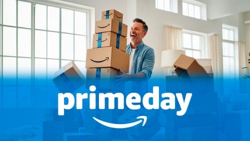 Ilustración de hombew feliz que tiene muchas cajas de Amazon, haciendo alusión que aprovechó las ofertas del Prime Day