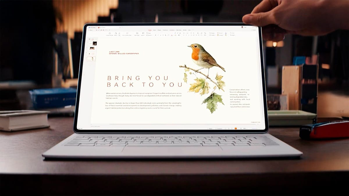 Imagen de la Huawei MatePad Pro 12.2 pulgadas, que se ve en la pantalla un pajarito, demostrando que se puede utilizar para la productividad