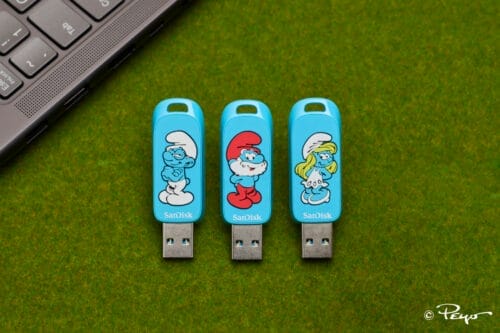 Memorias USB de Sandisk con Pitufo Filósofo, Papá Pitufo y Pitufina