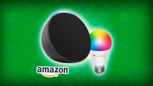 Imagen del combo que está al 50por ciento de descuento: echo pop de Amazon y foco Lloyd (color). Fuente: Amazon