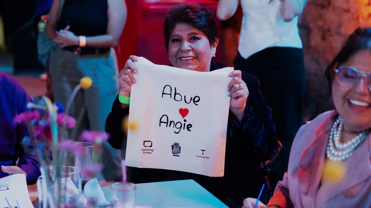 Only Flans Abue y Angie