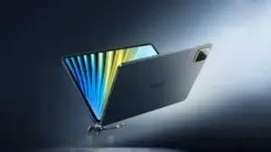 POCO Pad X1 entreabierto